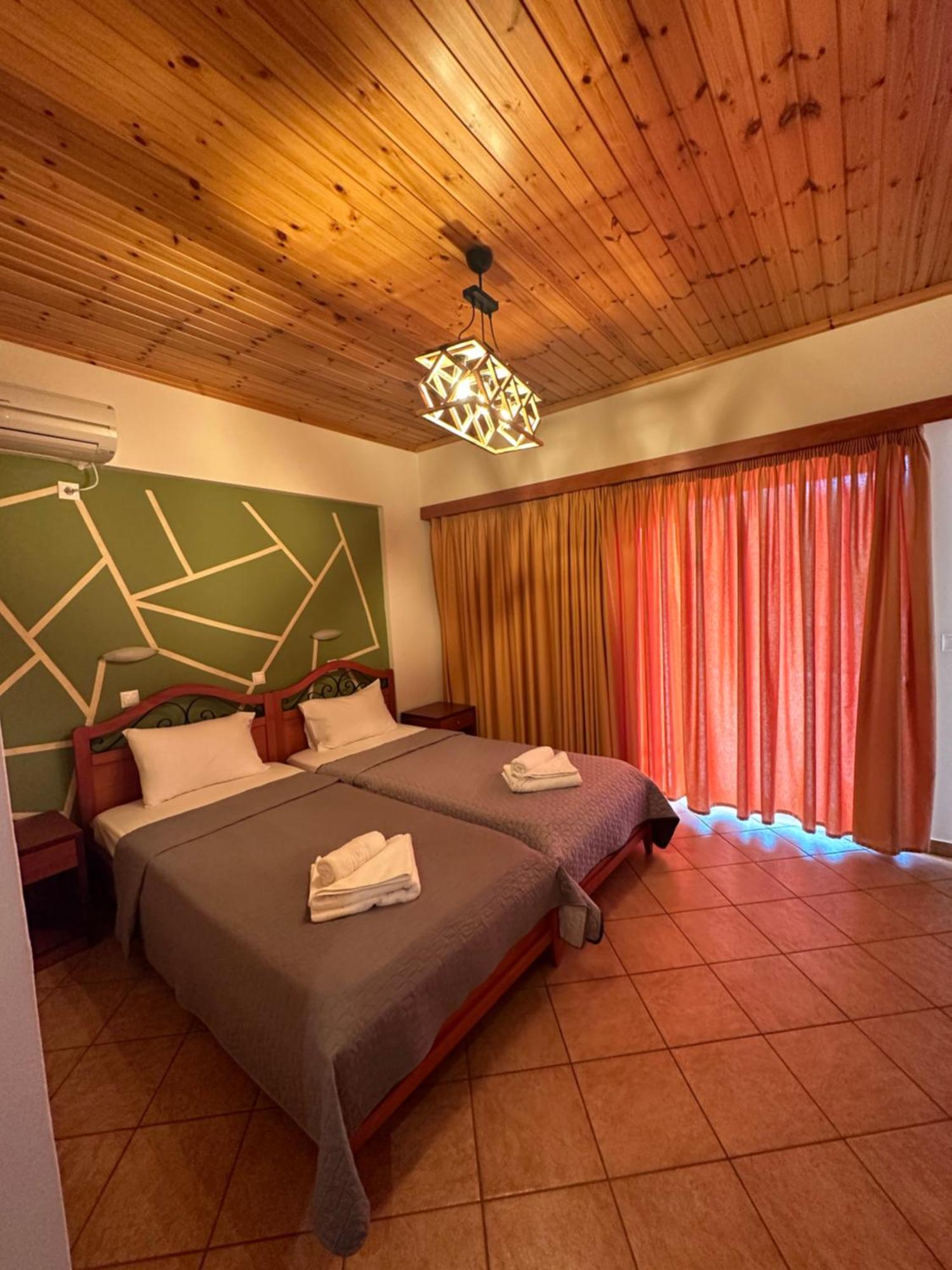 Hotel Semiramis Frínion Habitación foto