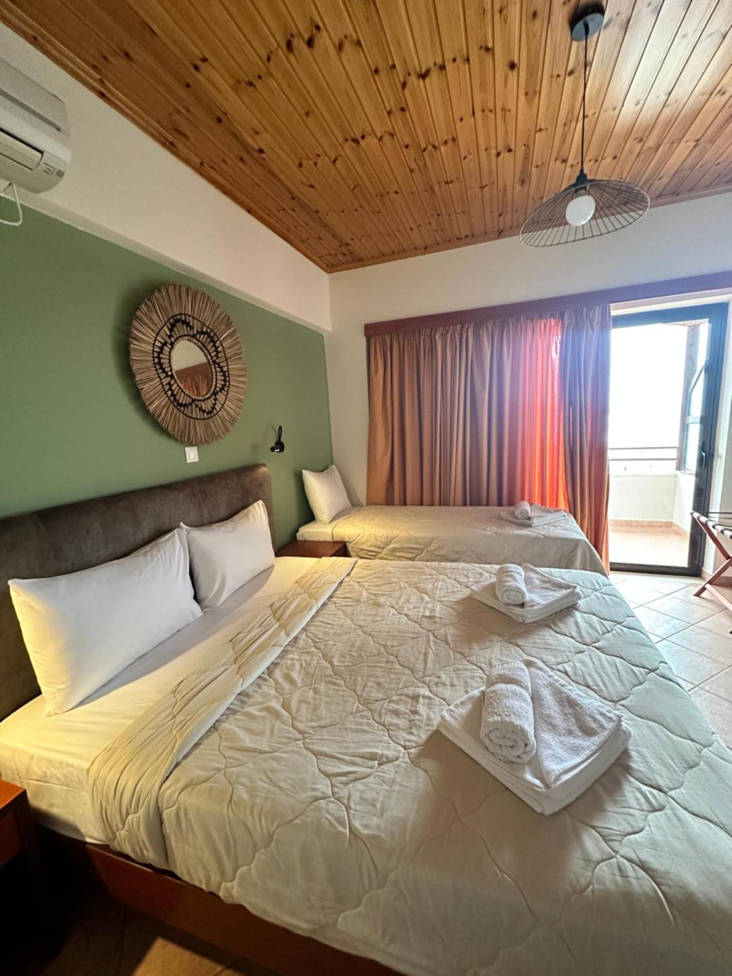 Hotel Semiramis Frínion Habitación foto