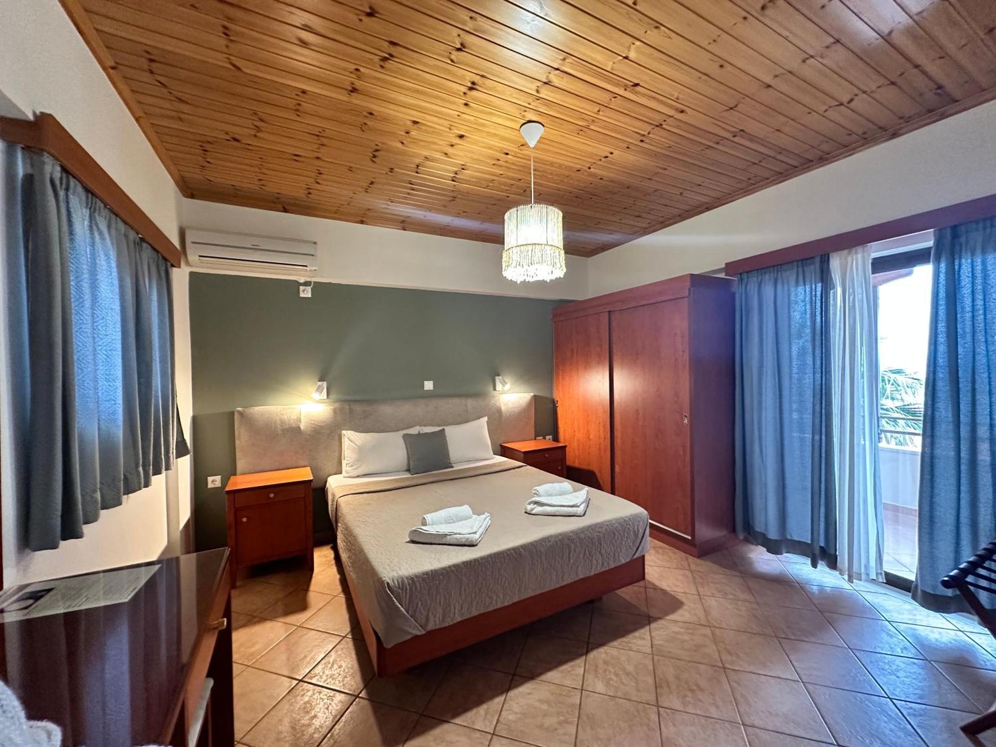 Hotel Semiramis Frínion Habitación foto