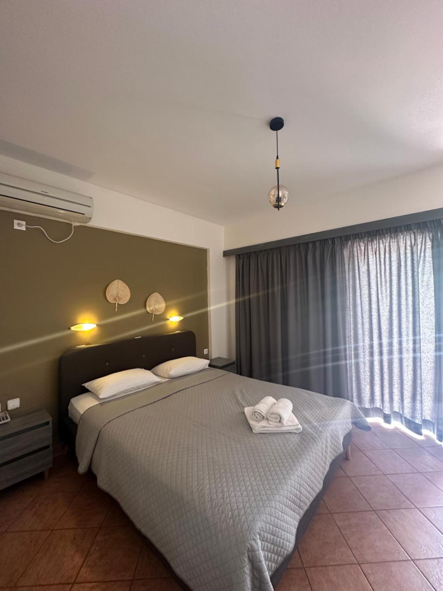 Hotel Semiramis Frínion Habitación foto