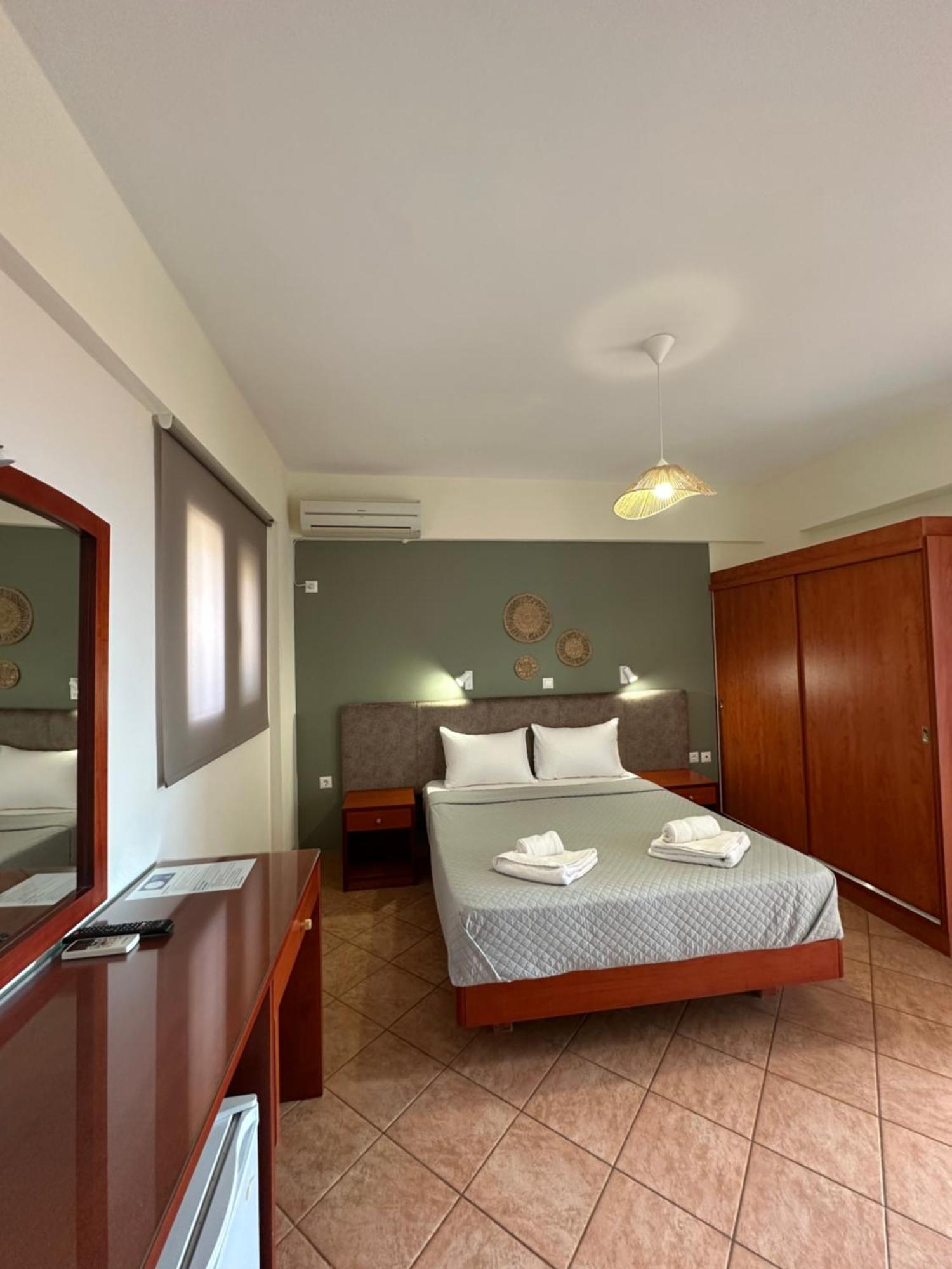 Hotel Semiramis Frínion Habitación foto