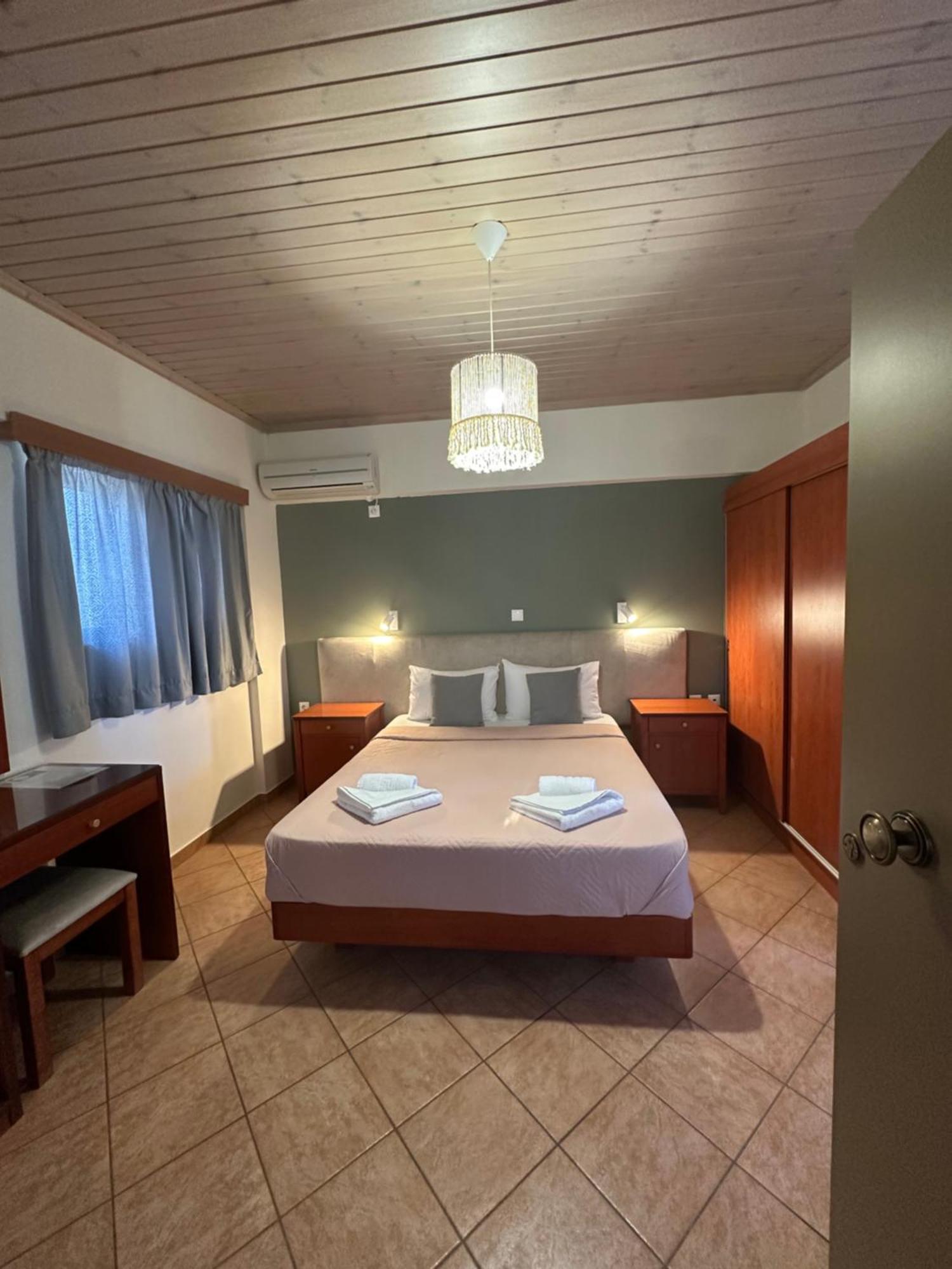 Hotel Semiramis Frínion Habitación foto