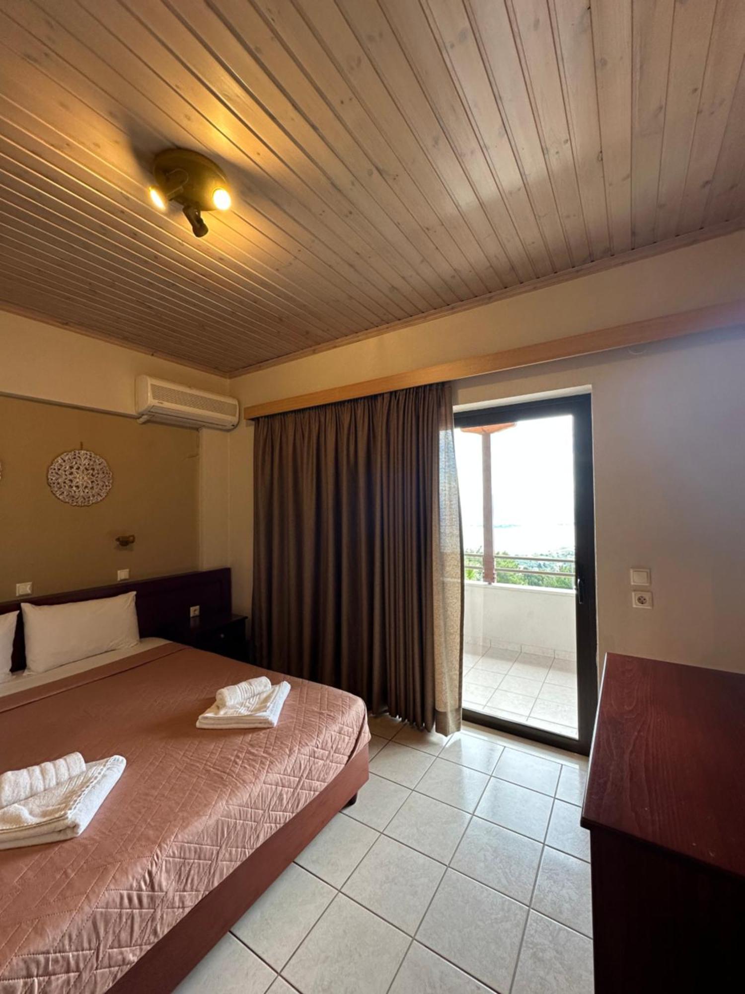 Hotel Semiramis Frínion Habitación foto